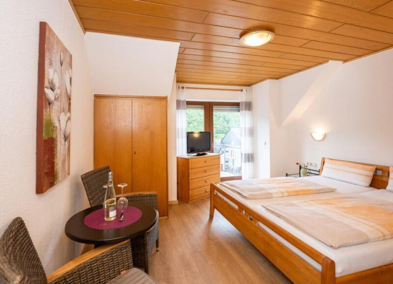 Ferien Weingut Pauly Hotel Mesenich Exterior photo